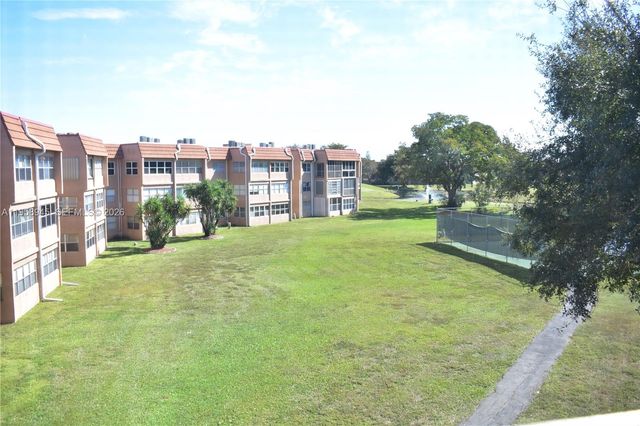 9801 Sunrise Lakes Boulevard 301, Sunrise, FL 33322