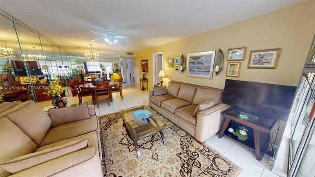 9801 Sunrise Lakes Boulevard 301, Sunrise, FL 33322