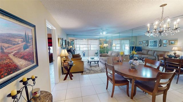 9801 Sunrise Lakes Boulevard 301, Sunrise, FL 33322