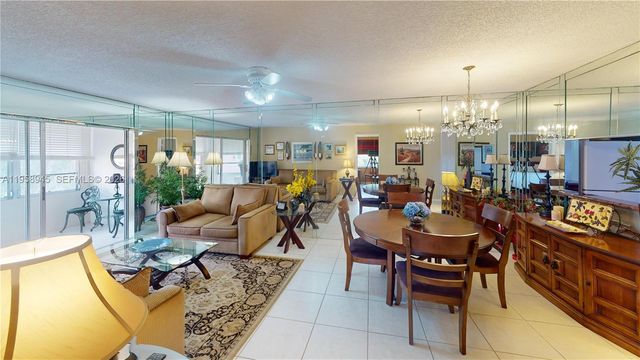 9801 Sunrise Lakes Boulevard 301, Sunrise, FL 33322