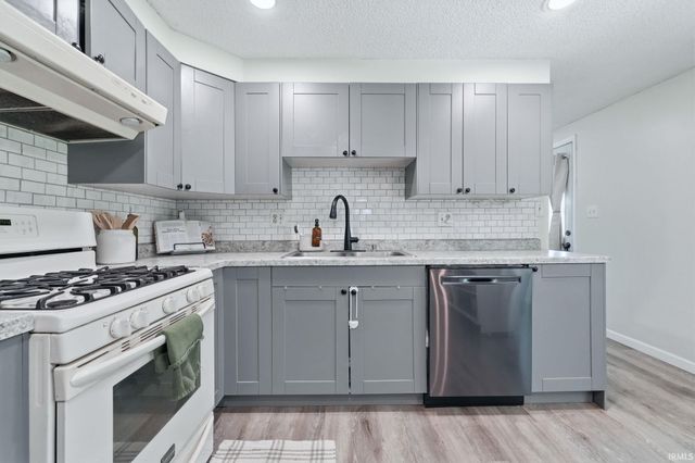 3822 Shannon Drive, Fort Wayne, IN 46835