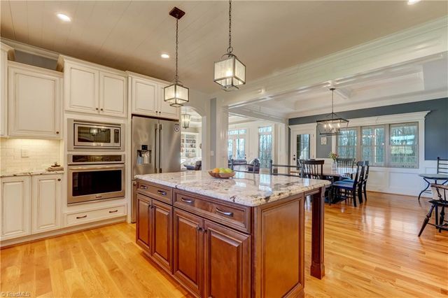 208 Lakeshore Drive, Reidsville, NC 27320