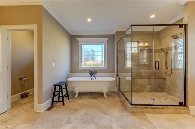 208 Lakeshore Drive, Reidsville, NC 27320