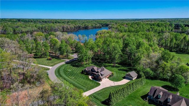 208 Lakeshore Drive, Reidsville, NC 27320