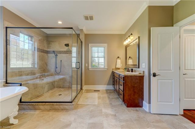 208 Lakeshore Drive, Reidsville, NC 27320