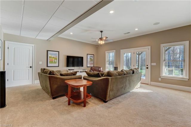 208 Lakeshore Drive, Reidsville, NC 27320