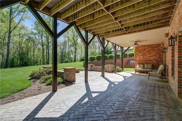 208 Lakeshore Drive, Reidsville, NC 27320