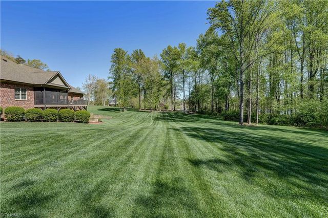 208 Lakeshore Drive, Reidsville, NC 27320