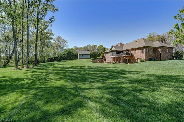 208 Lakeshore Drive, Reidsville, NC 27320