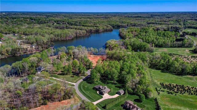 208 Lakeshore Drive, Reidsville, NC 27320