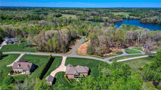 208 Lakeshore Drive, Reidsville, NC 27320