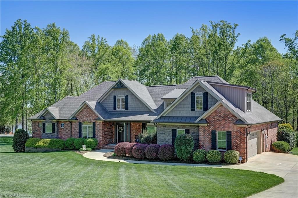 208 Lakeshore Drive, Reidsville, NC 27320