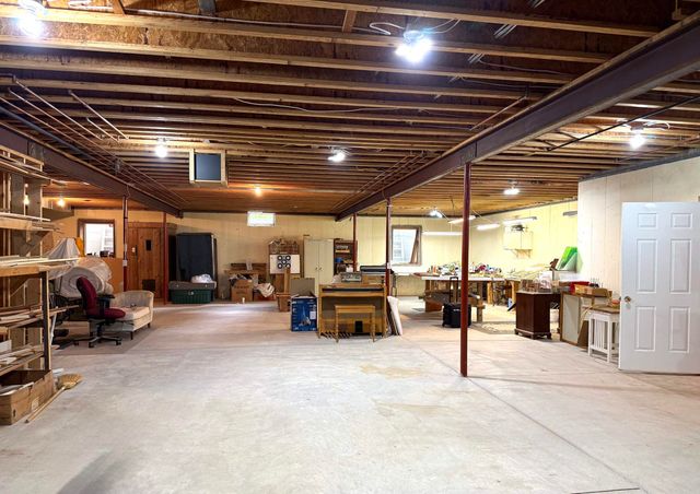 2145 E Wheeler Road, Bay City, MI 48706