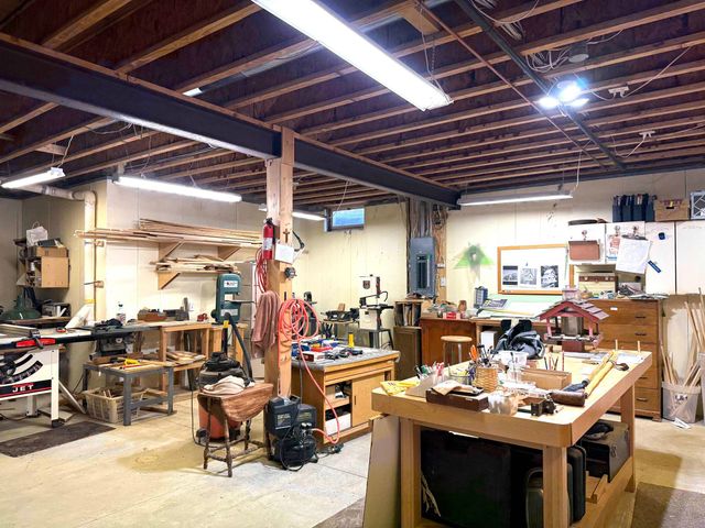 2145 E Wheeler Road, Bay City, MI 48706