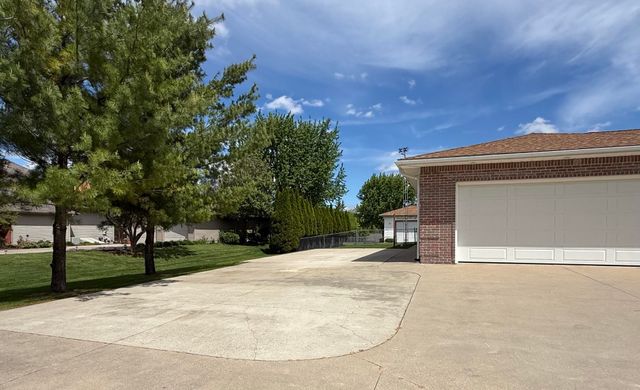 2145 E Wheeler Road, Bay City, MI 48706