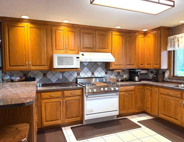 2145 E Wheeler Road, Bay City, MI 48706