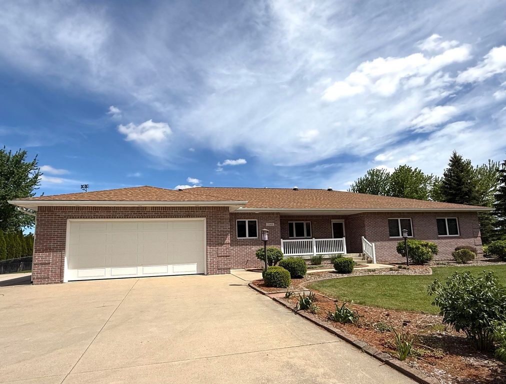 2145 E Wheeler Road, Bay City, MI 48706