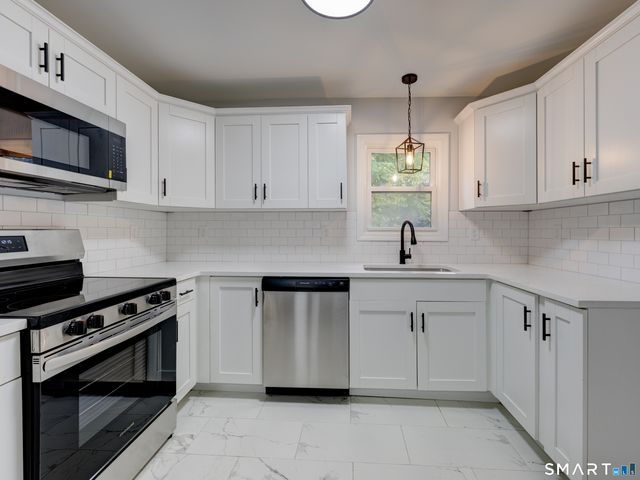 46 Middlefield Street, Middletown, CT 06457