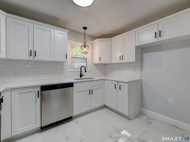 46 Middlefield Street, Middletown, CT 06457