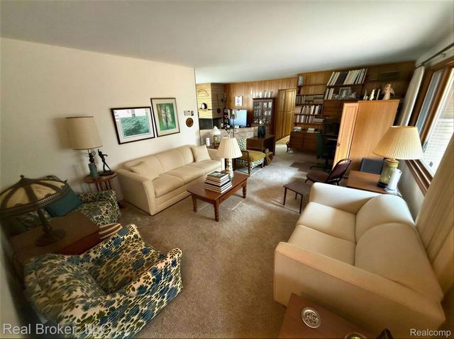 1802 N Elba Road, Oregon Township, MI 48446