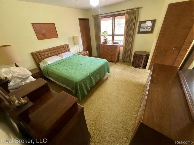 1802 N Elba Road, Oregon Township, MI 48446