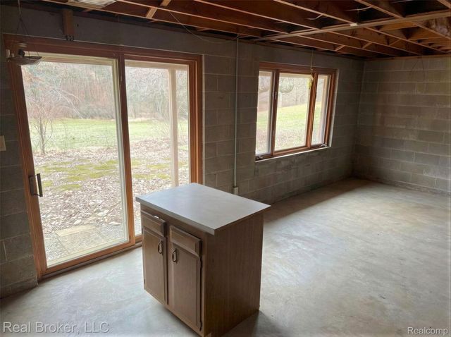 1802 N Elba Road, Oregon Township, MI 48446