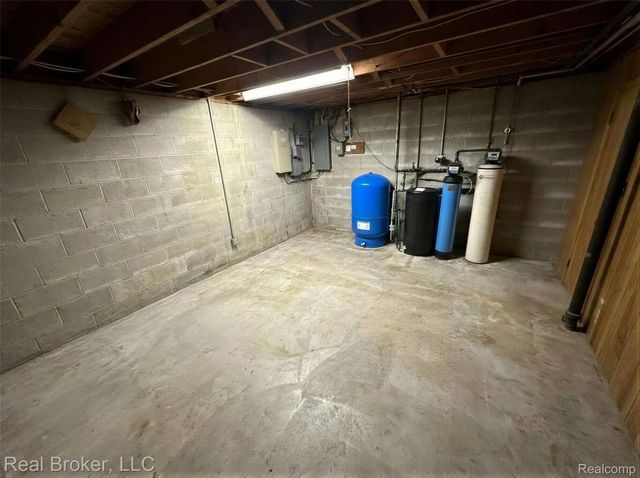 1802 N Elba Road, Oregon Township, MI 48446