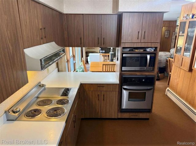 1802 N Elba Road, Oregon Township, MI 48446