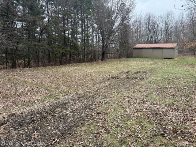 1802 N Elba Road, Oregon Township, MI 48446