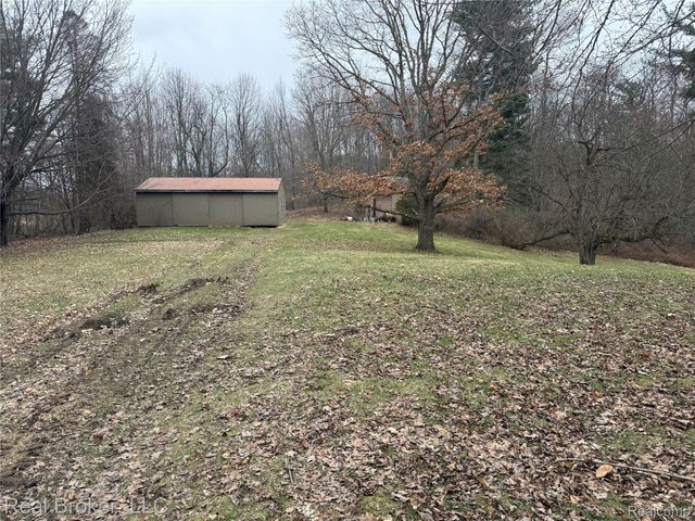 1802 N Elba Road, Oregon Township, MI 48446