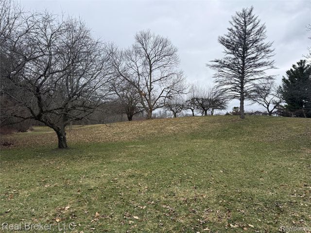 1802 N Elba Road, Oregon Township, MI 48446