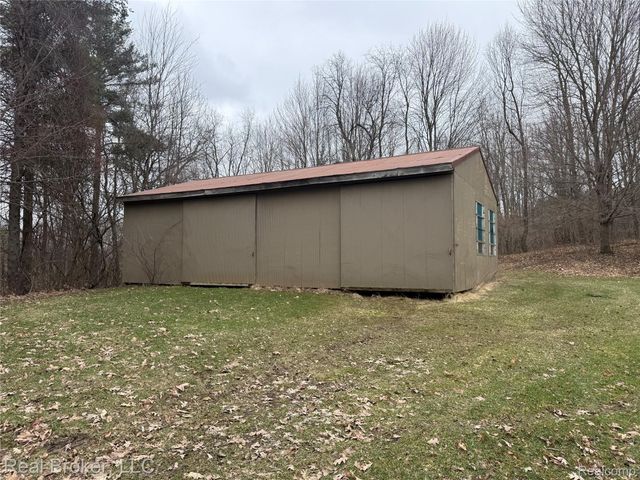 1802 N Elba Road, Oregon Township, MI 48446