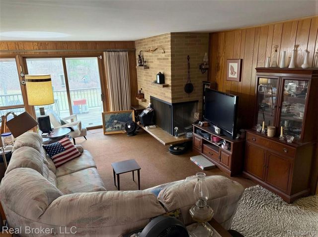 1802 N Elba Road, Oregon Township, MI 48446