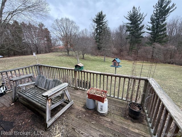 1802 N Elba Road, Oregon Township, MI 48446