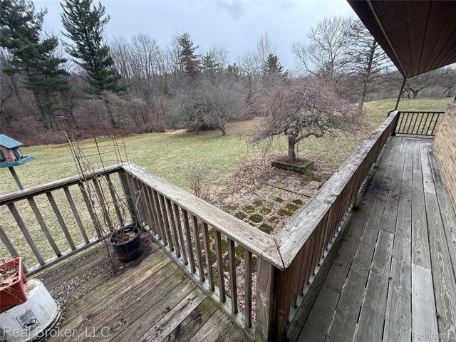 1802 N Elba Road, Oregon Township, MI 48446