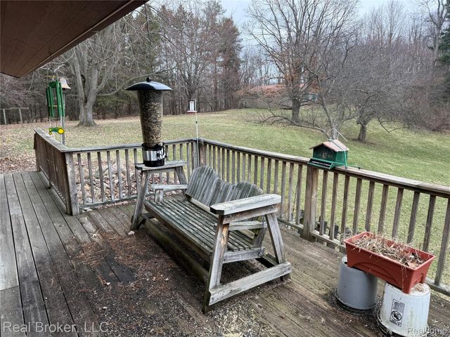 1802 N Elba Road, Oregon Township, MI 48446
