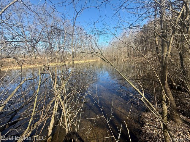 1802 N Elba Road, Oregon Township, MI 48446