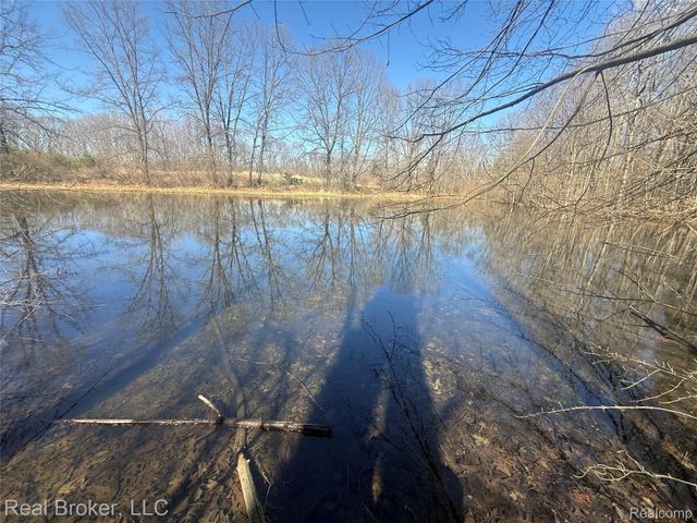 1802 N Elba Road, Oregon Township, MI 48446