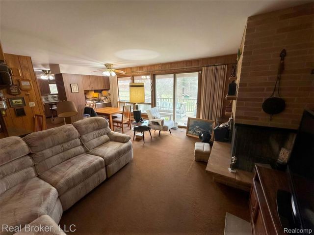 1802 N Elba Road, Oregon Township, MI 48446