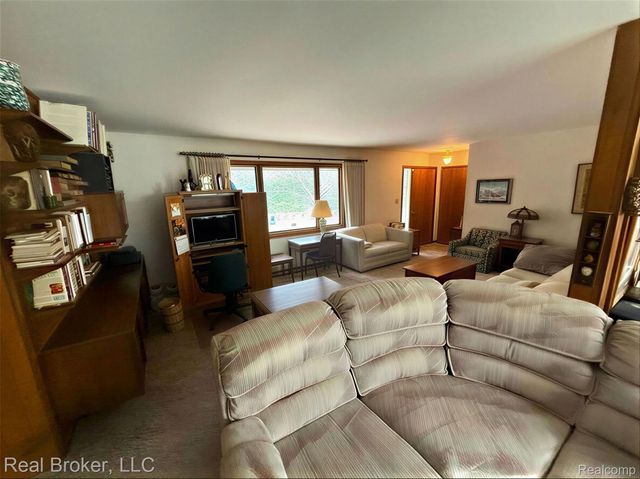 1802 N Elba Road, Oregon Township, MI 48446