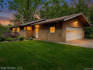 1802 N Elba Road, Oregon Township, MI 48446