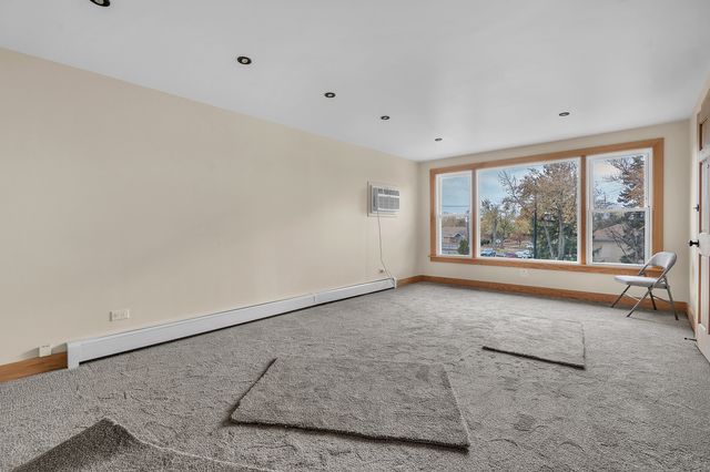 6048 W 79th Street, Burbank, IL 60459