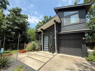 2200 E 16th ST B, Austin, TX 78702