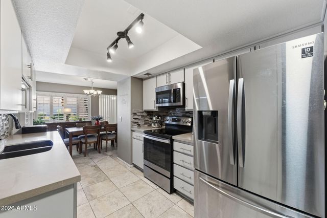 298 LEISURE WORLD --, Mesa, AZ 85206