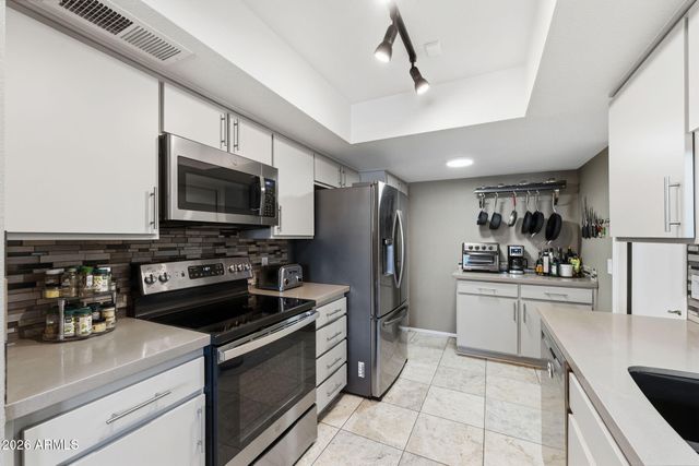 298 LEISURE WORLD --, Mesa, AZ 85206