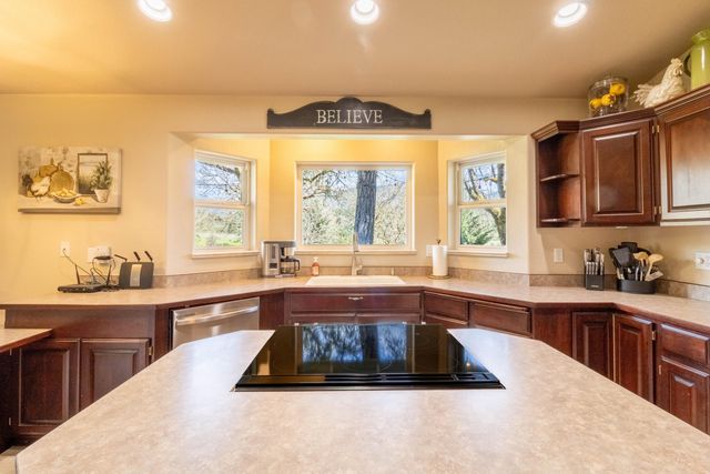 185 Starflower Way, Merlin, OR 97532