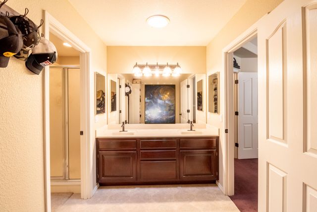 185 Starflower Way, Merlin, OR 97532