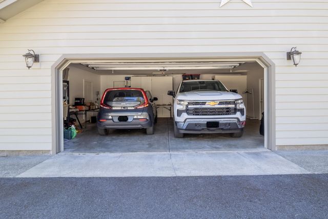 185 Starflower Way, Merlin, OR 97532