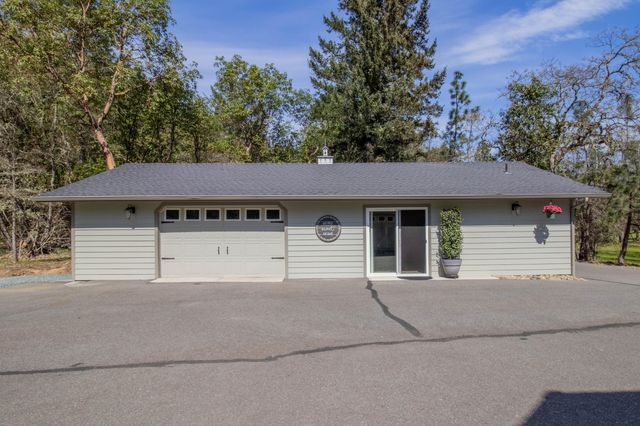 185 Starflower Way, Merlin, OR 97532