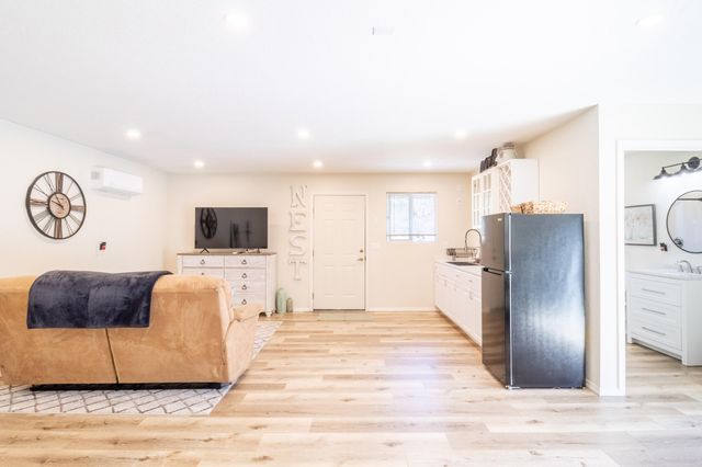 185 Starflower Way, Merlin, OR 97532